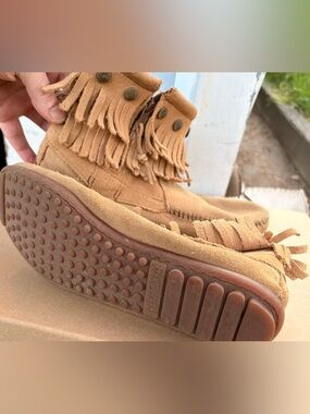 Minnetonka Tan Suede Fringe Ankle Boots